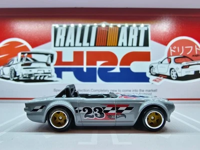 Prototipo Hot Wheels 2025 prueba de fábrica #60 remache RTH Triumph TR6 - RR.J329 Foto 1 de 4