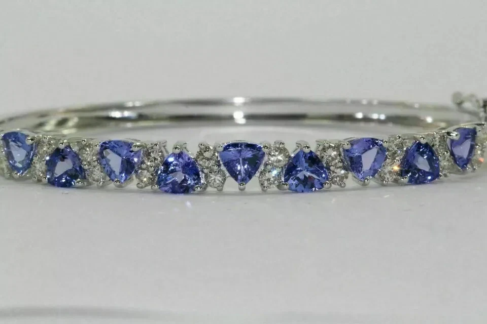 Bonito brazalete brazalete brazalete de plata de ley 925 blanco de tanzanita simulada de 6 quilates Foto 1 de 4
