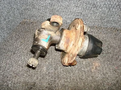 YAMAHA NUDILLO DIRECCIÓN IZQUIERDA BUJE RUEDA YFM 80 YFM80 BADGER 1985-1986 55X Foto 1 de 4