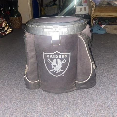 Vtg 1994 NFL Los Angeles Raiders Football Pak Chest Beer Drink Cooler Tailgate Cover