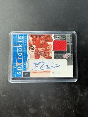 2023-24 SPx Retro Rookie Jersey Autos Spectrum Calgary Flames Jakob Pelletier/25 - Image 1 of 2