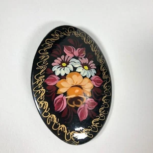 2.5” Vintage Tole Pink Flowers Hand Painted Black Enamel on Wood Oval Brooch Pin - Picture 1 of 11