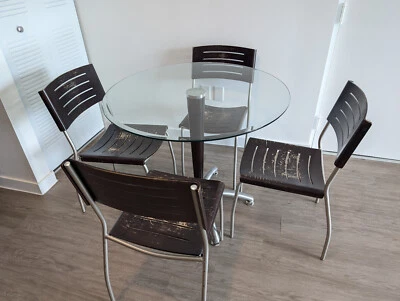 Винтажный стеклянный обеденный стол и стулья - Изображение 1 из 4