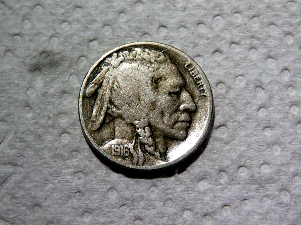 Bonito cuerno original 1/2 y libertad completa en estado bastante bueno 1916S Buffalo Nickel K1 Foto 1 de 2