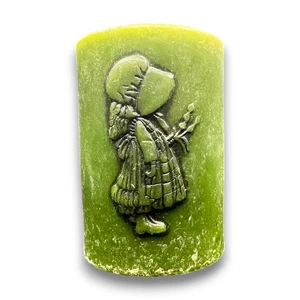 Vintage Holly Hobbie Molded Wax Candle Green Embossed Bonnet Girl 1970s - Picture 1 of 6