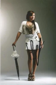 FOTO RETRATO SEXY 6X4 FIRMADA POR EASTENDERS/THE BILL* LOUISA LYTTON + CERTIFICADO DE AUTENTICIDAD - Imagen 1 de 1