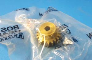 BRASS SPUR GEAR, Y2421, BOSTON GEAR, 24 TEETH, 24 DP - Picture 1 of 8