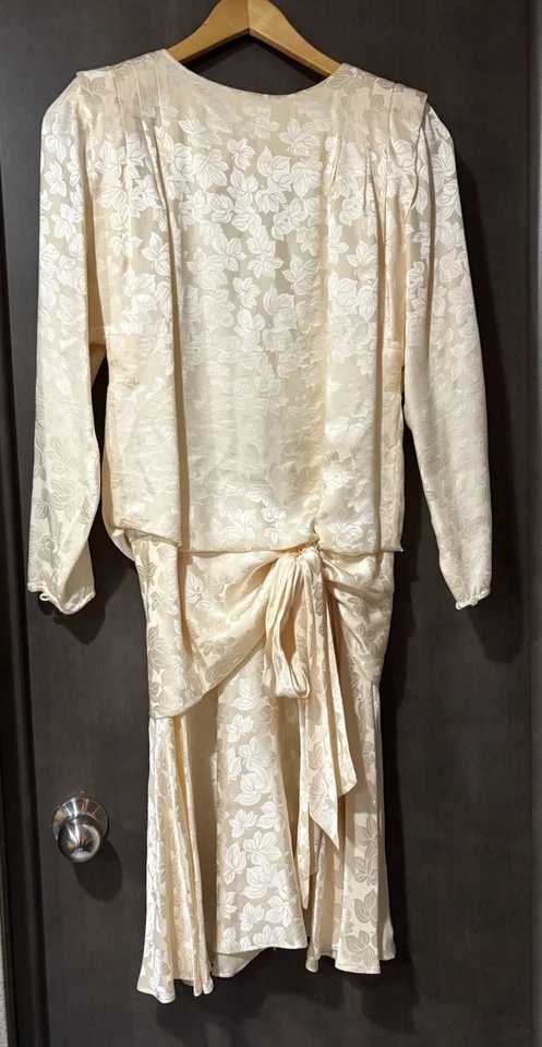 Vestido midi vintage años 80 Argenti Petite para mujer 100 % seda con lazo a la cadera marfil talla 2 Foto 1 de 4