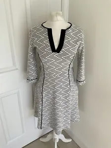 MARELLA Max Mara Dress Size S White Black Geometric Pattern 3/4 Sleeve V Neck - Picture 1 of 8