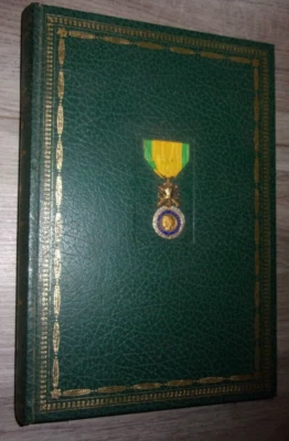 Livre " La Médaille Militaire "- décoration - 23° RIMa - Infirmier militaire - Photo 1/4