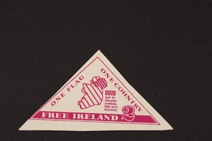 FREE IRELAND ONE FLAG ONE COUNTRY TRIANGLE STAMP MNH local post - Picture 1 of 2