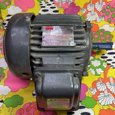 DAYTON 2MXT4 MOTOR AC 1HP, 1745RPM, 208-230/460V, 60Hz, 3PH, 143TC TEFC não usado - Imagem 1 de 4