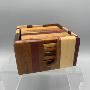 Handgefertigte Holzuntersetzer 6er Set mit Halter, USA - Nussbaum, Kirsche, verschiedene Hölzer - Bild 1 von 12