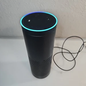 Amazon Echo 1. Generation SK705DI Schwarz Bluetooth Alexa Smart Lautsprecher mit Kabel - Bild 1 von 3