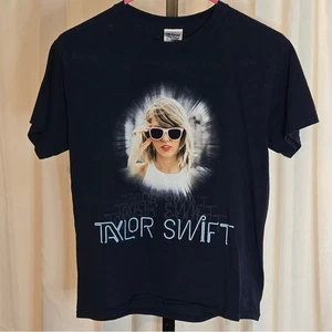 Taylor Swift 1989 Navy Blue Graphic T-Shirt Size Youth Medium - Picture 1 of 6