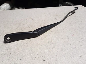 Volvo V40 2014 brazo limpiaparabrisas delantero lado del conductor - Imagen 1 de 7