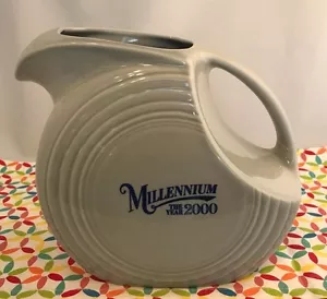 Fiestaware Pearl Gray Large Disc Pitcher Fiesta Retired 2000 Millennium Edition - Bild 1 von 5