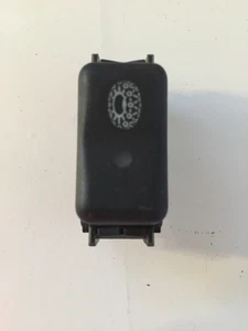 Mercedes-Benz R129 SL Schalter Antischlupfregelung ASR A1298207810 - Bild 1 von 1