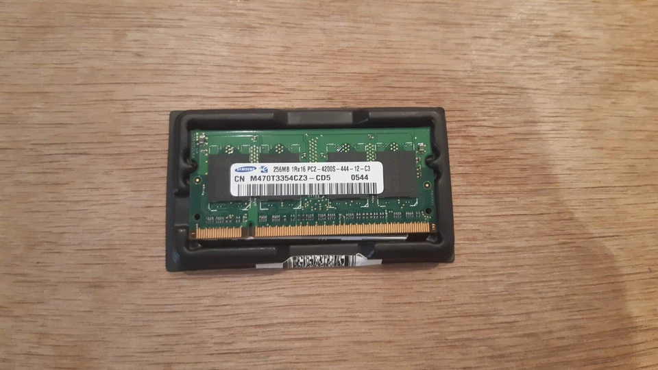 SAMSUNG 256MB 1Rx16 PC2-4200S-444-12-C3 LAPTOP Memory RAM DDR2 M470T3354CZ3-CD5 - Image 1 of 1