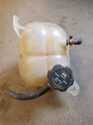 Coolant Reservoir Fits 06-10 SOLSTICE 345087 - Image 1 of 4