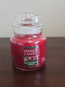 Brand New Rare Yankee Candle Medium SPICY PEPPERBERRY & SPRUCE Small Jar 3.7 Oz - Picture 1 of 4