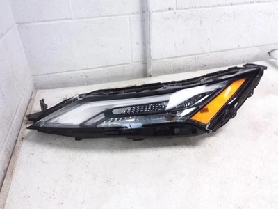 Luz antiniebla LED lado izquierdo conductor Nissan Rogue 2023 OEM ID 211008D033 Foto 1 de 4