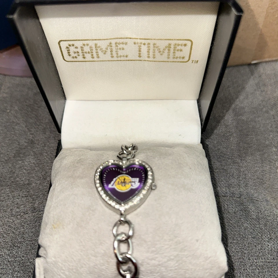 Reloj pulsera LA Lakers NBA corazón acero inoxidable por Game Time Foto 1 de 2