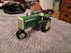 1/16 Oliver 1555 Diesel Narrow Front Tractor von Ertl mit Karton! - Bild 1 von 6