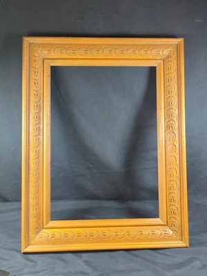 Marco de pintura cóncavo de madera tallada ornamentada de colección, 10"x 14"x 1,5" raro Foto 1 de 4
