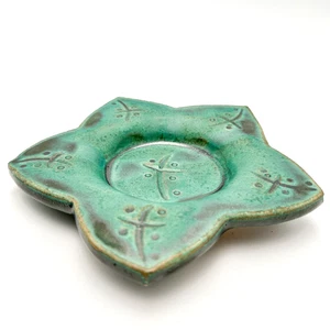 Green Star Shaped Pottery Trinket Dish Candle Holder Signed Amaryliss Mallette - Picture 1 of 11