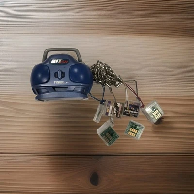 Y2K Novelty HIT CLIPS Boom Box Player & 6 Music “clips”Cartridges Tested/works! - Image 1 of 4