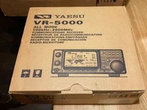 YAESU VR-5000 Radio a onde corte AM FM VHF UHF SSB Ricevitore Radio 100 KHz - 2600 MH - Foto 1 di 6