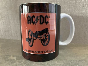 Nuevo en caja llavero genuino AC/DC para aquellos a punto de rockear 330 ml taza de café café - Imagen 1 de 3