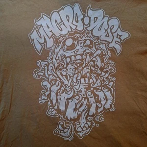 Macrodose T-Shirt Mens Size Large Trippy Art EDM Band Streetwear - Picture 1 of 6