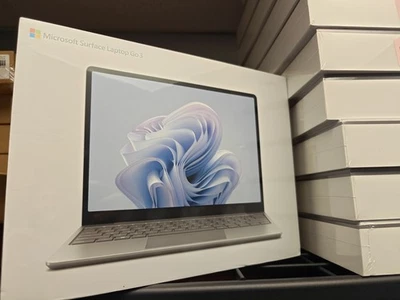 Microsoft Surface Laptop Go 3 12.4" (256GB SSD, Intel Core i5 12th Gen., 4.40 - Image 1 of 2