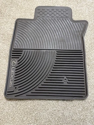 03-09 Revestimientos de piso OEM para modelos de tercera fila. Foto 1 de 4