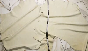 LEDER TIP 38172-LY, Lederreste, 2 Lederhäute Konvolut 0,6mm, schilf velours - Bild 1 von 1