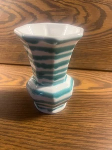 Vtg Gmundner Keramik Austria Green Dizzi Dizzy Stripe Pottery Vase 5.375” h - Picture 1 of 4