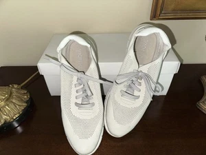 NEW 9M Vionic Casual Sneaker Comfortable Canvas Shoes Have Box - Picture 1 of 6