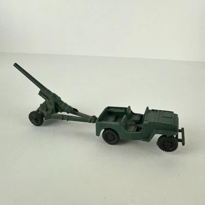 Jeep militar vintage de plástico Marx con remolque para armas Foto 1 de 4