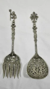 Vintage Ugo Bellini verzierte Servier Salat Gabel & Löffel Fleur de Lis & Cherub - Bild 1 von 12