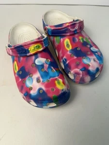Zuecos Crocs Classic Solarizados Tie Dye Blanco Rosa Azul M8 W10 - Imagen 1 de 10