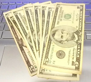2006 VINTAGE / OLD $5 Dollar Bills All are FEDERAL RESERVE NOTES - Picture 1 of 1