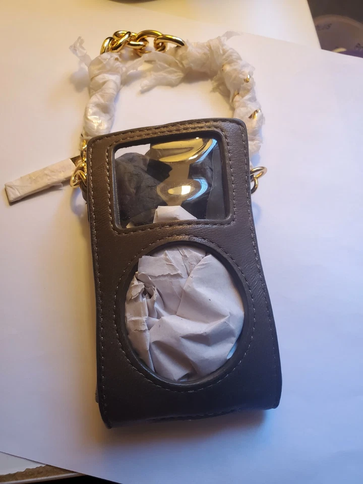 iPod Nano Case BCBG Maxazria Vintage - Image 1 of 4