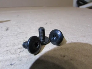 Range Rover L405 4.4 Puerta Trasera Izquierda Cierre Suave Bloqueo Motor Montaje Pernos Tornillo - Imagen 1 de 3