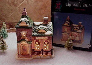 Caja de porcelana vintage de edificio iluminado del ayuntamiento de pueblo de Navidad 7 1/2" T Box - Imagen 1 de 17