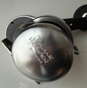Carrete de pesca Studio Ocean Mark SOM Blue Heaven L30 BH-30 Hi/R palanca arrastre derecha - Imagen 1 de 5