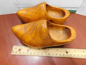 Zapatos holandeses de madera J8 auténticos tallados a mano (por dentro y por fuera) zuecos holandeses nuevos de stock - Imagen 1 de 5