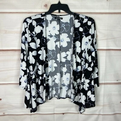 Chaqueta para mujer Roz & Ali 16 negra floral tejida frente abierto ligera manga 3/4 Foto 1 de 4