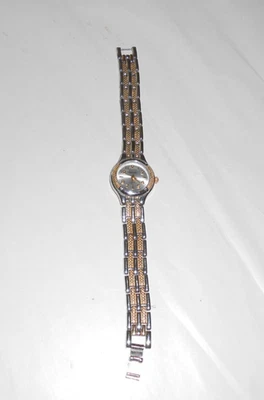 Genebra - Quartzo - Relógio de pulso feminino tom dourado/prata - Precisa de bateria - Imagem 1 de 2